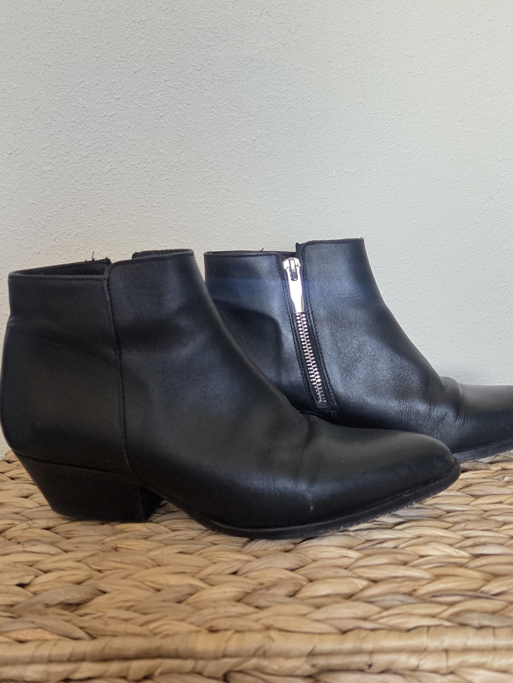 Thursday Boot Company Booties Sz 6.5 Downtown Black Classic Chic